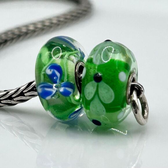 TROLLBEADS Set of 2, Blue & Green Theme Flowers & Ferns LAA 925S NEW Condition - Picture 4 of 8